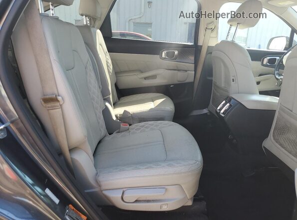 5XYRK4LF8MG044577 2021 KIA SORENTO Charcoal უკანა სალონის ხედი