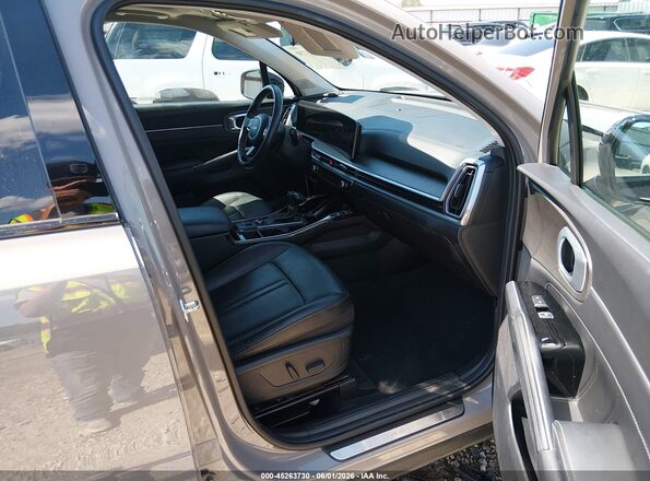 5XYRKDJFXRG283445 2024 KIA SORENTO Серый Вид салона спереди