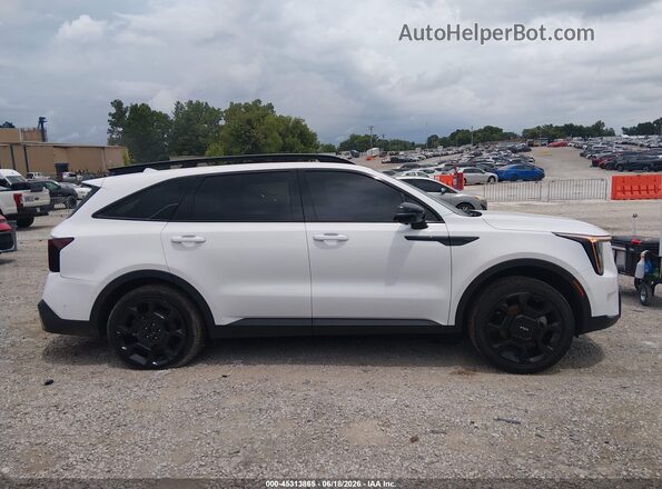 5XYRKDJFXRG290041 2024 KIA SORENTO White Widok wnętrza z tyłu