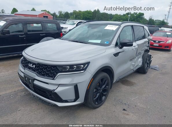 5XYRKDLF0NG152127 2022 KIA SORENTO Gray Vista tres cuartos delantera izquierda