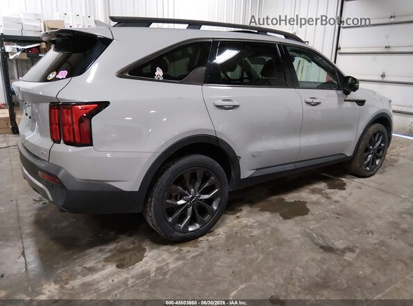5XYRKDLF0PG191027 2023 KIA SORENTO Gray Trasero derecho