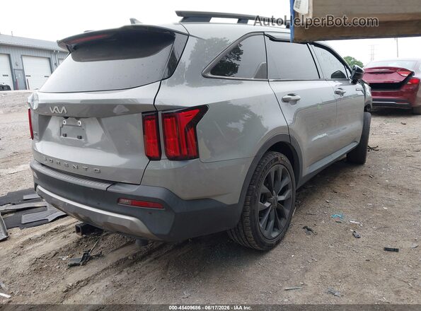 5XYRKDLF8NG104181 2022 KIA SORENTO Gray Trasero derecho