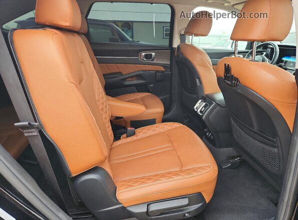 5XYRKDLF8PG169048 2023 KIA SORENTO Черный Вид задней части салона
