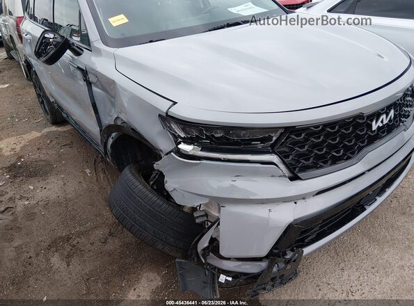 5XYRKDLF8PG217728 2023 KIA SORENTO Gray Вид спереду