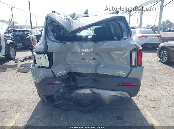 5XYRKDLFXPG196896 2023 KIA SORENTO Gray Widok z przodu