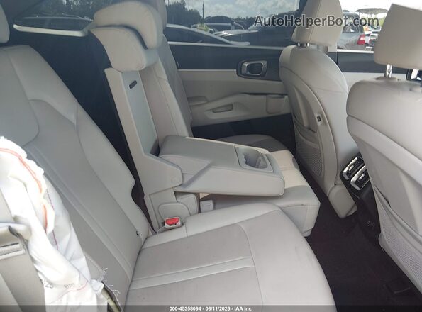 5XYRL4JC8SG378353 2025 KIA SORENTO Silver VIN sticker view