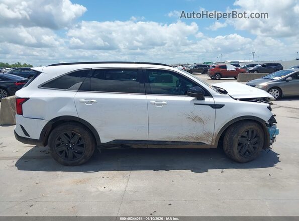 5XYRL4LC5MG010910 2021 KIA SORENTO White Widok wnętrza z tyłu