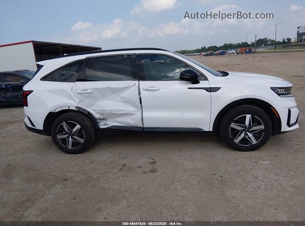 5XYRL4LC8MG056182 2021 KIA SORENTO White Rear interior view