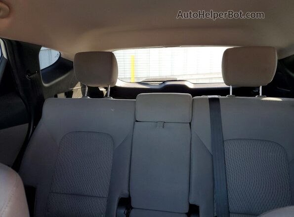 5XYZT3LB5GG350239 2016 HYUNDAI SANTA Silver Rear seats view