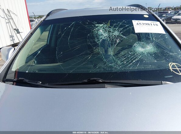 5XYZUDLB0HG490817 2017 HYUNDAI SANTA FE SPORT Silver Widok z przodu