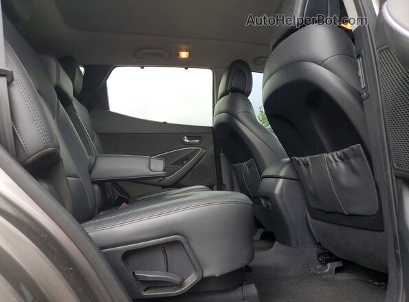 5XYZUDLB5GG336893 2016 HYUNDAI SANTA Gray Rear interior view