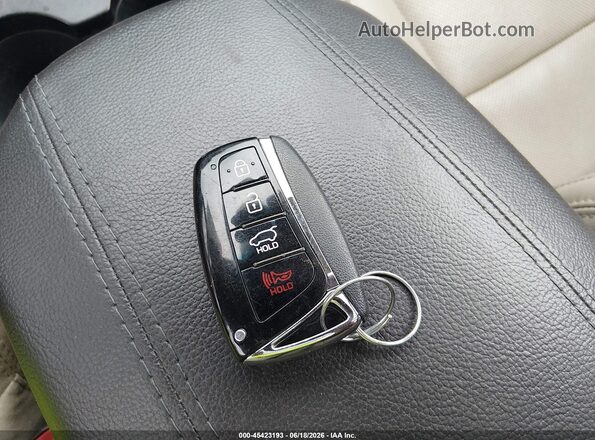 5XYZUDLBXHG460806 2017 HYUNDAI SANTA FE SPORT Белый Вид панели приборов