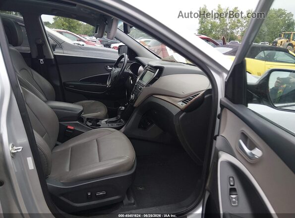 5XYZUDLBXJG541830 2018 HYUNDAI SANTA FE SPORT Серебряный Вид салона спереди
