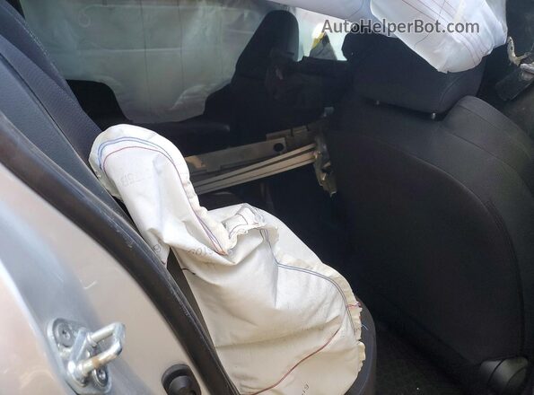 5YFB4MBE9NP126402 2022 TOYOTA COROLLA Silver Rear seats view
