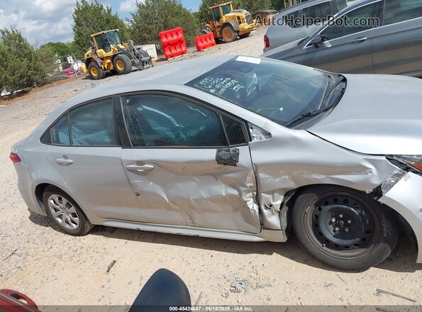 5YFB4MDE2PP009518 2023 TOYOTA COROLLA Silver Widok wnętrza 360 stopni