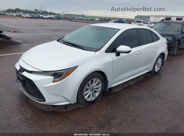 5YFB4MDE2TP398106 2026 TOYOTA COROLLA White Vista tres cuartos delantera izquierda