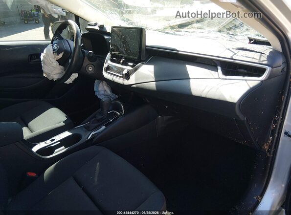 5YFB4MDE2TP410447 2026 TOYOTA COROLLA Silver Widok wnętrza z przodu