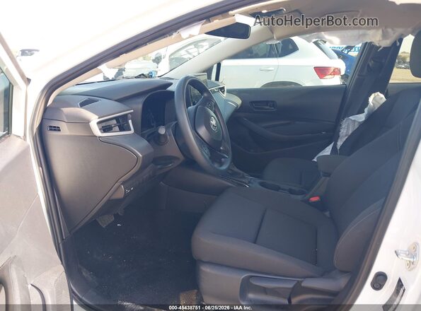 5YFB4MDE2TP444338 2026 TOYOTA COROLLA White Widok wnętrza z przodu