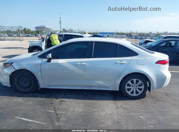 5YFB4MDE2TP444338 2026 TOYOTA COROLLA White Widok wnętrza 360 stopni