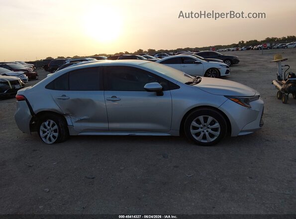 5YFB4MDE5RP215905 2024 TOYOTA COROLLA Silver Вид задньої частини салону