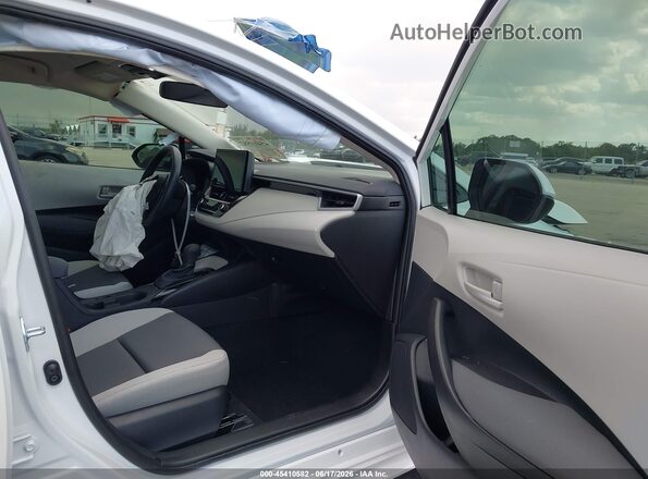 5YFB4MDE5TP388914 2026 TOYOTA COROLLA White Widok wnętrza z przodu