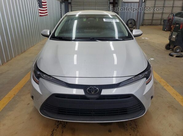 5YFB4MDE7SP322203 2025 TOYOTA COROLLA Silver Widok z przodu