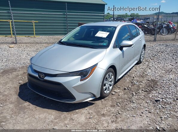 5YFB4MDEXRP103634 2024 TOYOTA COROLLA Silver Vista tres cuartos delantera izquierda