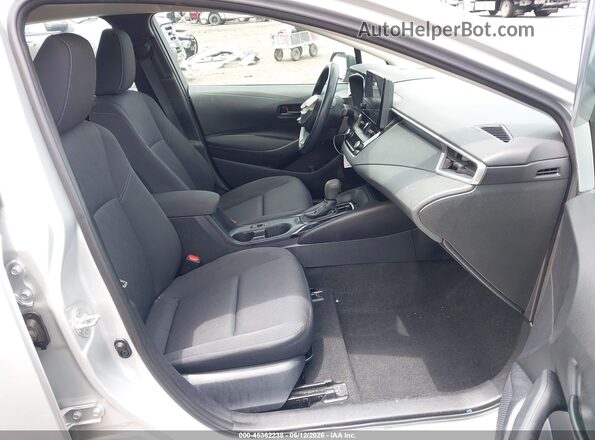 5YFB4MDEXRP194730 2024 TOYOTA COROLLA Silver Widok wnętrza z przodu