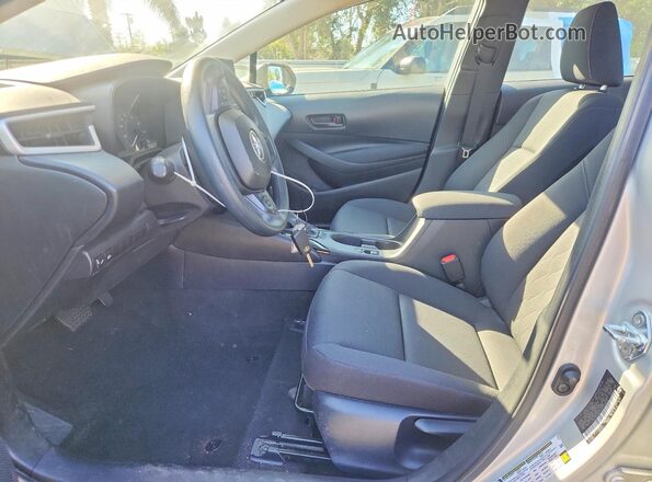 5YFB4MDEXSP253250 2025 TOYOTA COROLLA Silver Սալոնի դիմացի տեսք