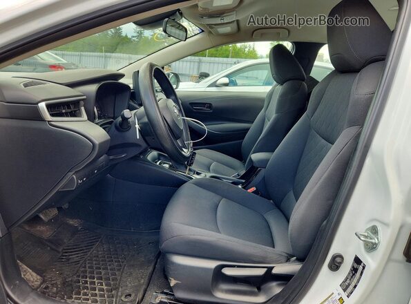 5YFBPMBE9NP384409 2022 TOYOTA COROLLA White Front interior view