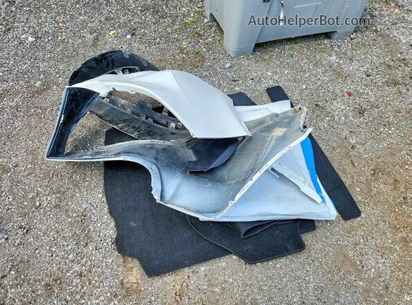 5YFBPMBE9NP384409 2022 TOYOTA COROLLA White Engine compartment view