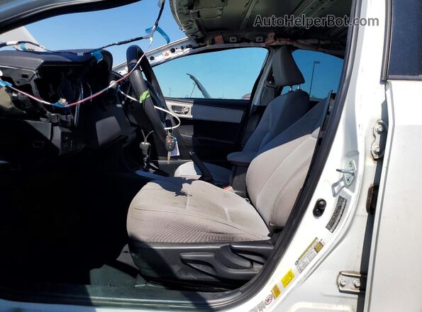 5YFBPRHE2GP549322 2016 TOYOTA COROLLA White Front interior view