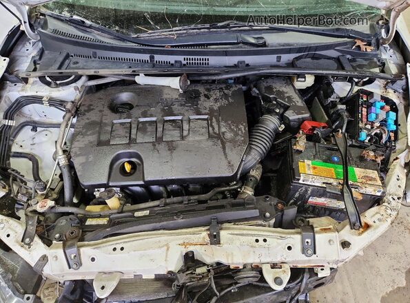 5YFBURHE0HP698564 2017 TOYOTA COROLLA White 