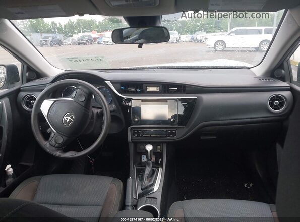5YFBURHE2HP577650 2017 TOYOTA COROLLA Silver 