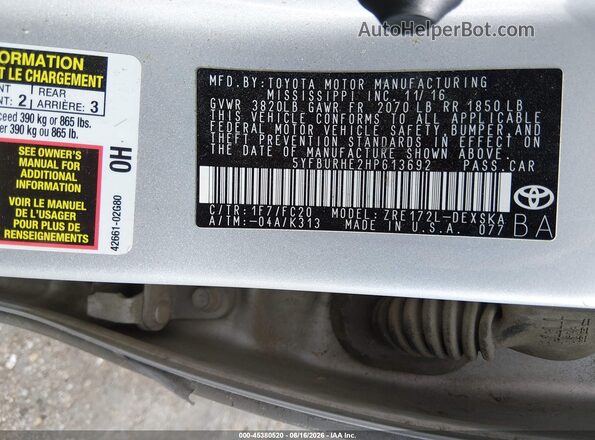 5YFBURHE2HP613692 2017 TOYOTA COROLLA Silver Engine compartment view