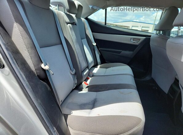 5YFBURHE3KP947432 2019 TOYOTA COROLLA Silver Вид задніх сидінь