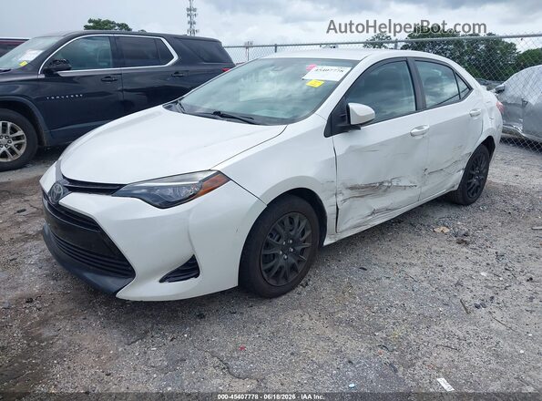 5YFBURHE4HP635516 2017 TOYOTA COROLLA White Передня ліва чверть