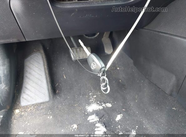 5YFBURHE4HP635516 2017 TOYOTA COROLLA White Вид панелі приладів