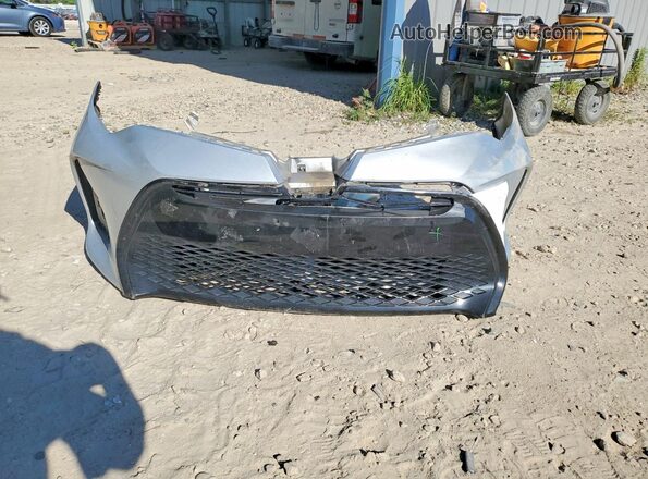 5YFBURHE4HP638495 2017 TOYOTA COROLLA Silver 