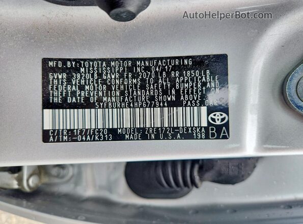 5YFBURHE4HP677944 2017 TOYOTA COROLLA Silver 