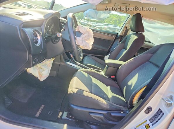 5YFBURHE4HP735826 2017 TOYOTA COROLLA White Widok wnętrza z przodu