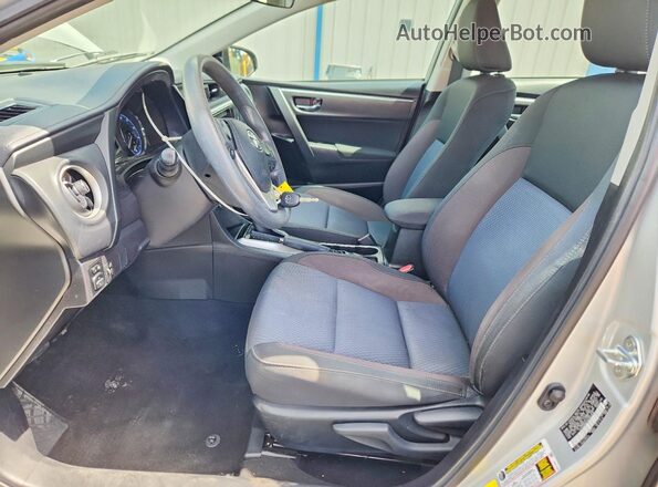 5YFBURHE4KP907828 2019 TOYOTA COROLLA Silver Вид салону спереду