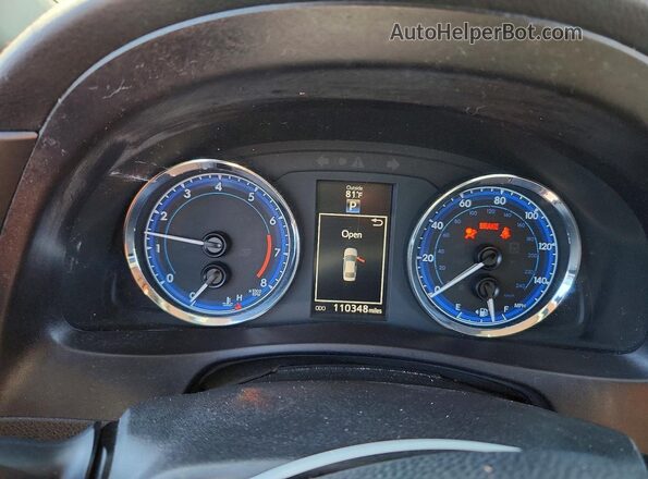 5YFBURHE5HP601973 2017 TOYOTA COROLLA Серебряный Вид щитка приборов