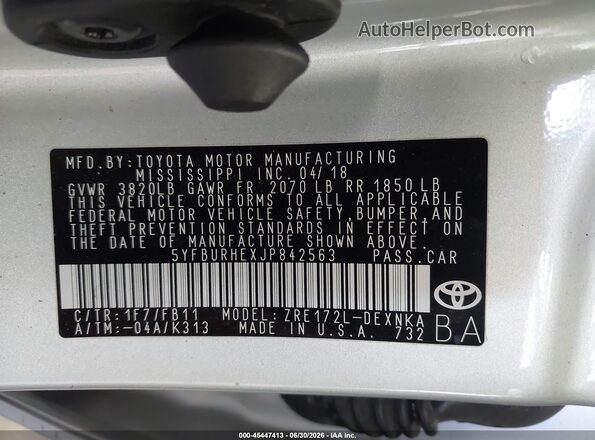 5YFBURHEXJP842563 2018 TOYOTA COROLLA Silver Engine compartment view