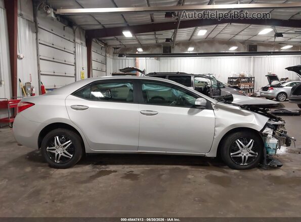 5YFBURHEXJP842563 2018 TOYOTA COROLLA Silver 360 interior view