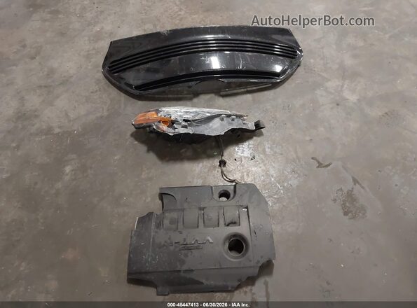 5YFBURHEXJP842563 2018 TOYOTA COROLLA Silver Instrument cluster view