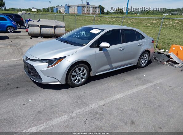5YFEPMAE0NP309032 2022 TOYOTA COROLLA Silver Առջևի ձախ երեք քառորդ տեսարան