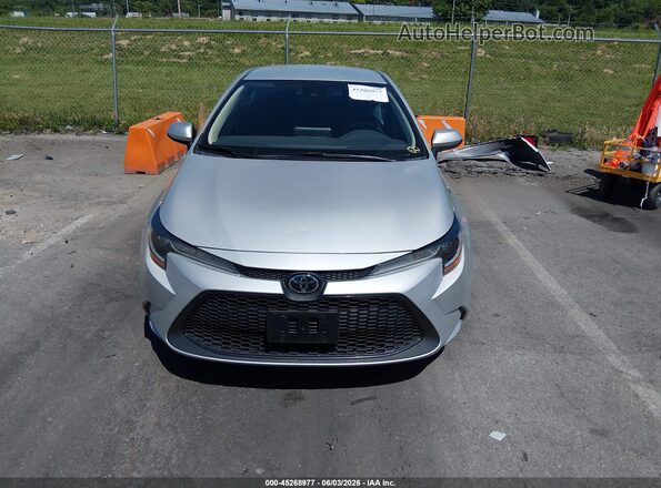 5YFEPMAE0NP309032 2022 TOYOTA COROLLA Silver Սարքավորումների վահանակի տեսք