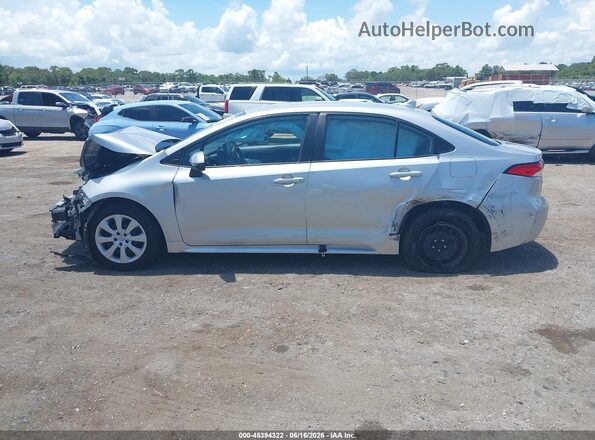 5YFEPMAE0NP369747 2022 TOYOTA COROLLA Silver Rear interior view