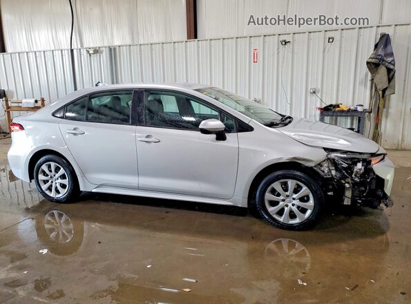5YFEPMAE2MP233585 2021 TOYOTA COROLLA Серебряный Передняя правая четверть